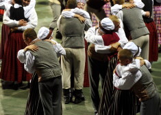 XXVI Vispārējo latviešu Dziesmu un XVI Deju svētku deju lieluzvedums "Māras zeme" Daugavas stadionā.