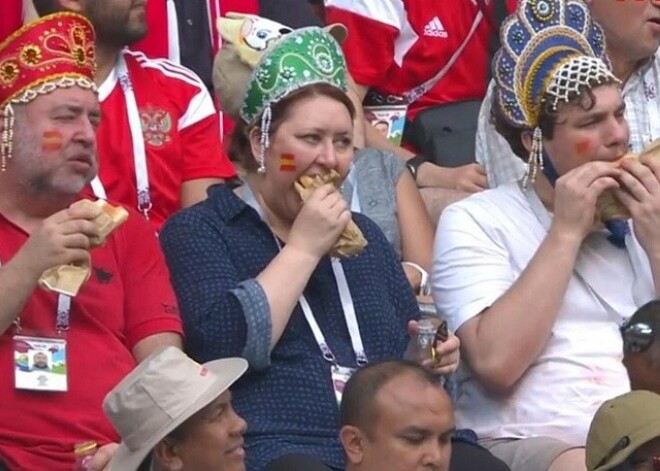 Трио в кокошниках: "Если наши выиграют у хорватов, начнем худеть"