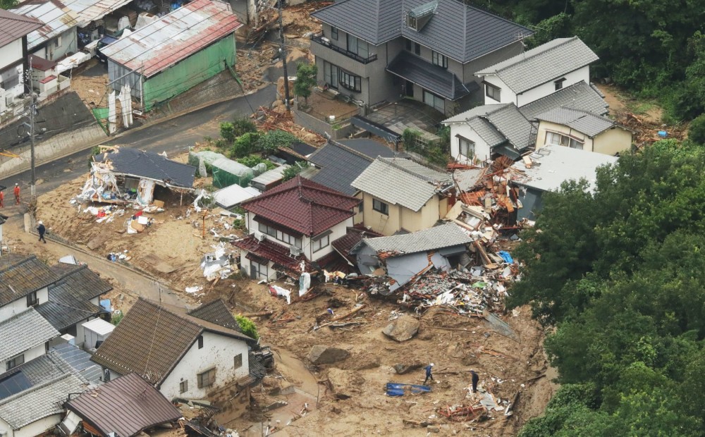 Plūdos Japānā bojāgājušo skaits pieaudzis līdz 38