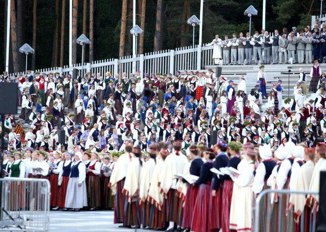 XXVI Vispārējo latviešu Dziesmu un XVI Deju svētku noslēguma koncerta "Zvaigžņu ceļā" ģenerālmēģinājums Mežaparka Lielajā estrādē. 