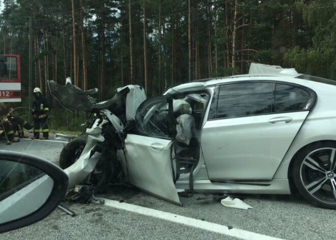 Страшная авария на юрмальской окружной дороге; пять человек в больнице