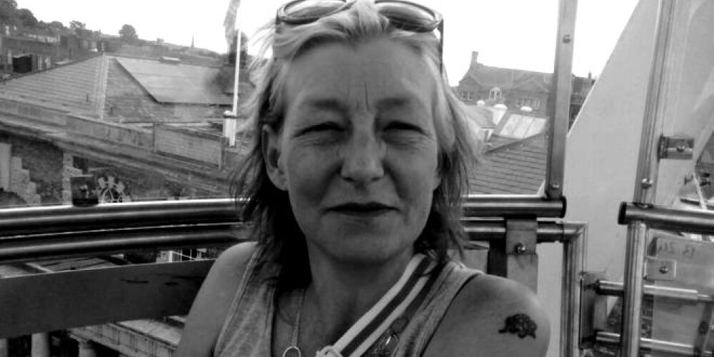 Slimnīcā Lielbritānijā mirusi ar "Novičoku" saindējusies 44 gadus vecā Dona