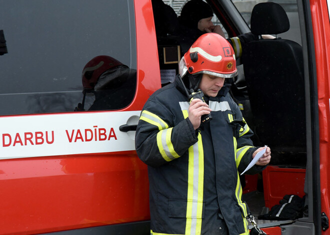 Traģēdija Bauskas pusē: avarējusi vienvietīga lidmašīna, kuras pilots gājis bojā