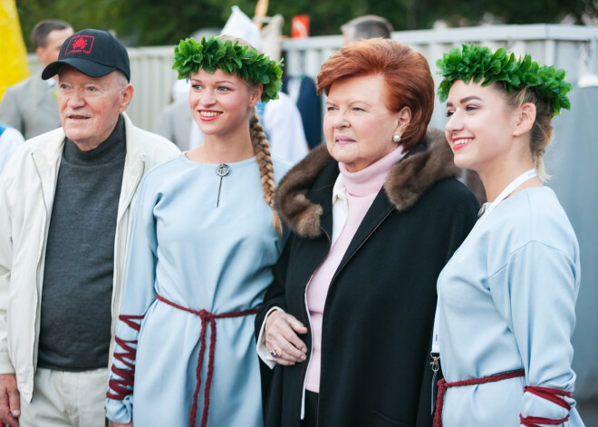 Sabiedrībā zināmi ļaudis simtgades Dziesmu un Deju svētkos.