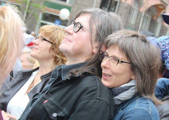 Kulakovs par jaunas mīļotās satikšanu: "Garā vakarkleitā, augstpapēžu kurpēs un rozi zobos..."