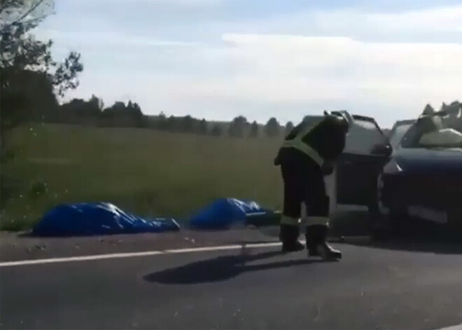 Traģiskajā Durbes avārijā mirušie ir 18 gadus veca meitene un gadu vecāks puisis