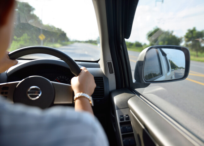 Kādas prasības būs jāizpilda tiem, kas Latvijā vēlēsies reģistrēt auto ar stūri labajā pusē?