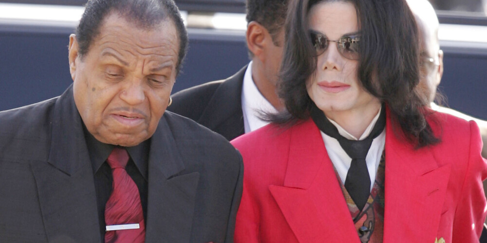 Popmūzikas karaļa Maikla Džeksona ārsts: "Tēvs viņu bērnībā ķīmiski kastrēja"