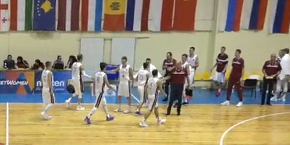 U-20 basketbolisti ceļu uz atgriešanos EČ augstākajā divīzijā sāk ar Maķedonijas sagraušanu