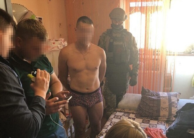 Стали известны подробности жуткой истории о том, как 27-летний мужчина снимал порнографические ролики со своей 8-месячной дочерью