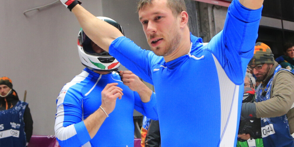 Karjeru beidz pazīstamais itāļu bobslejists Simone Bertaco