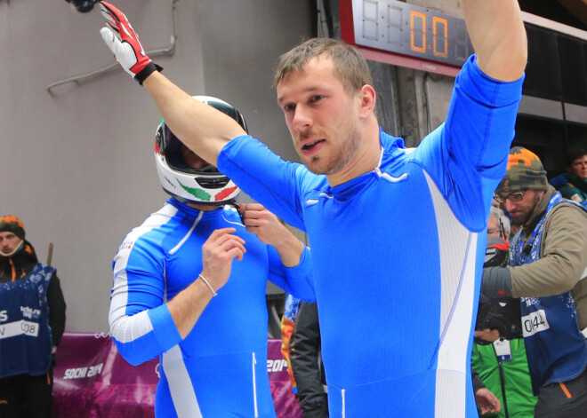 Karjeru beidz pazīstamais itāļu bobslejists Simone Bertaco