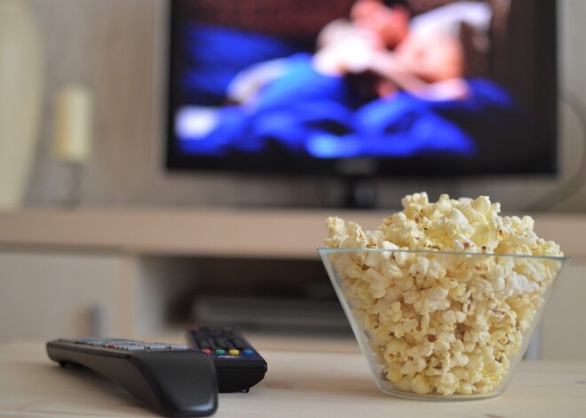 Par erotiku un vardarbību nelaikā NEPLP soda TV kanāla "Kino1" turētāju