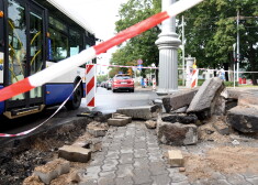 Asfalta virskārtas ieklāšanas dēļ Kalpaka bulvārī būs izmaiņas atsevišķos sabiedriskā transporta maršrutos