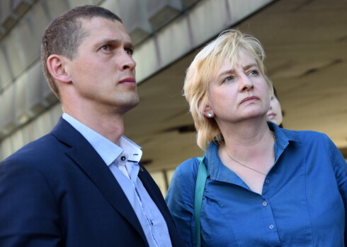 Jaunās konservatīvās partijas valdes loceklis Juris Jurašs un Rīgas domes deputāte Juta Strīķe.