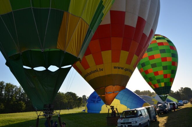 Šogad festivālā piedalīsies gaisa balonu komandas no Latvijas, Lietuvas, Igaunijas, Baltkrievijas un Krievijas.