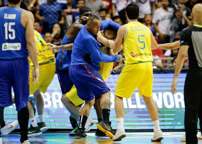 Iespaidīgā basketbola kautiņa vaininiekiem piespriež bargus sodus