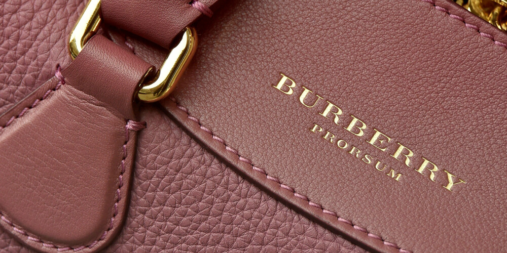 Modes zīmols "Burberry" pērn 32 miljonu vērtībā sadedzinājis savas preces