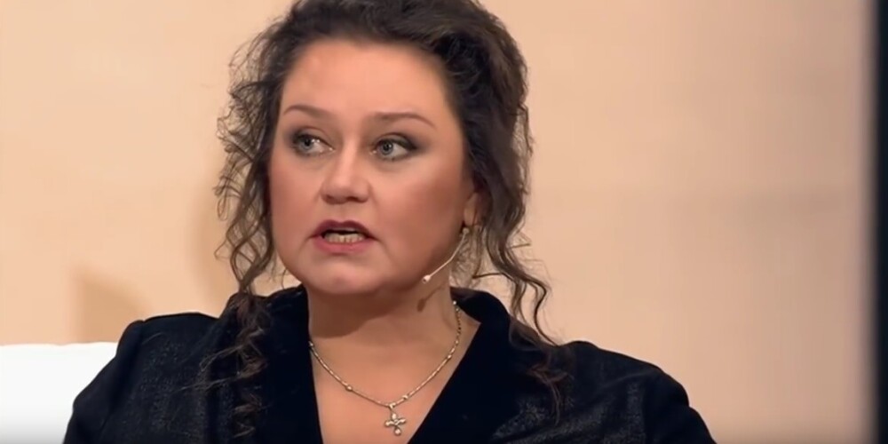 "Она потеряла два литра крови": звезда сериала "Сваты" рассказала об убийстве матери