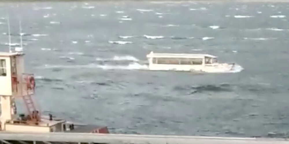 Nogrimstot tūristu laivai, ezerā ASV iet bojā 17 cilvēki