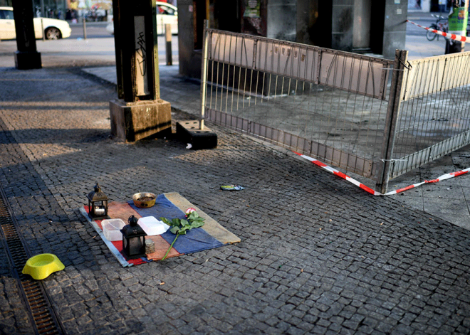 Berlīnes stacijā aizdedzināti divi bezpajumtnieki