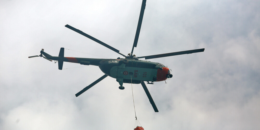 Valdgales ugunsgrēka dzēšanai Latvija ārvalstīm lūdz trīs helikopterus