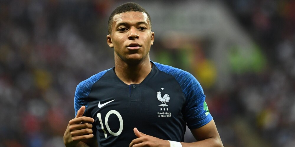 Kilians Mbapē Lotēns (franču: Kylian Mbappé Lottin; dzimis 1998. gada 20. decembrī) ir Francijas futbolists, uzbrucējs, Francijas futbola izlases dalībnieks. Francijas izlases sastāvā kļuva par 2018. gada FIFA Pasaules kausa uzvarētāju. Finālturnīrā guva četrus vārtus un tika atzīts par labāko jauno spēlētāju.