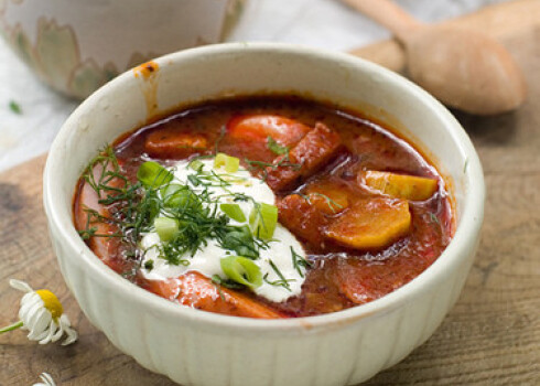 Kabaču-tomātu zupa.