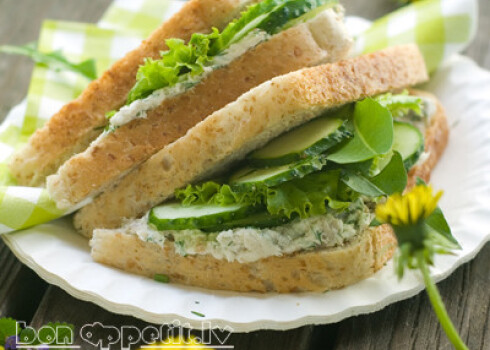 Sendvičs ar zivju pastēti