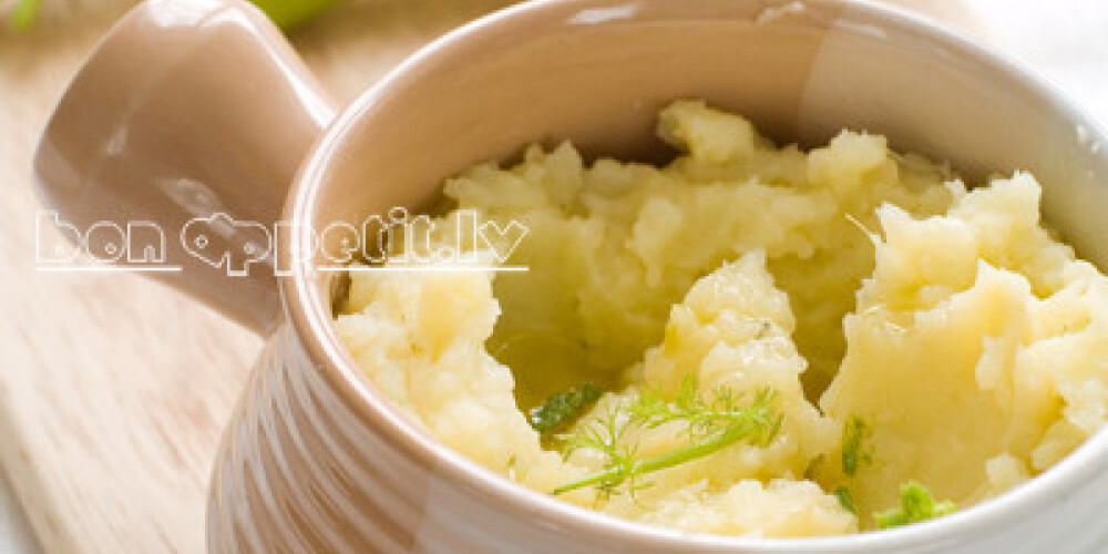 Mashed potato with fennel, selective focus