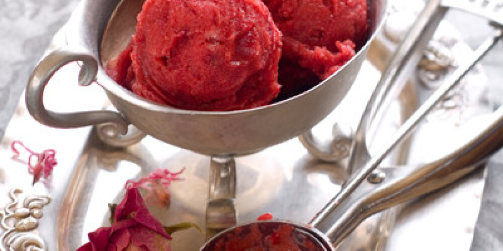 Strawberry ice cream in vintage bowl, selective focus