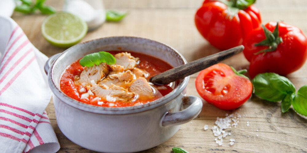 Spāņu aukstā zupa - gaspačo ar vistu