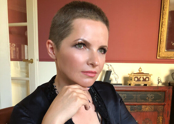 Экс-супруга Дмитрия Пескова не стесняется публиковать смелые фото с молодым возлюбленным