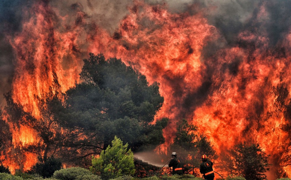 Jau 74 cilvēki paziņoti par mirušiem postošajos ugunsgrēkos Grieķijā