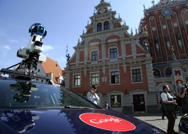 Šodien no Rīgas izbrauc "Google" mašīnas, lai divu mēnešu garumā safilmētu Latvijas ielas