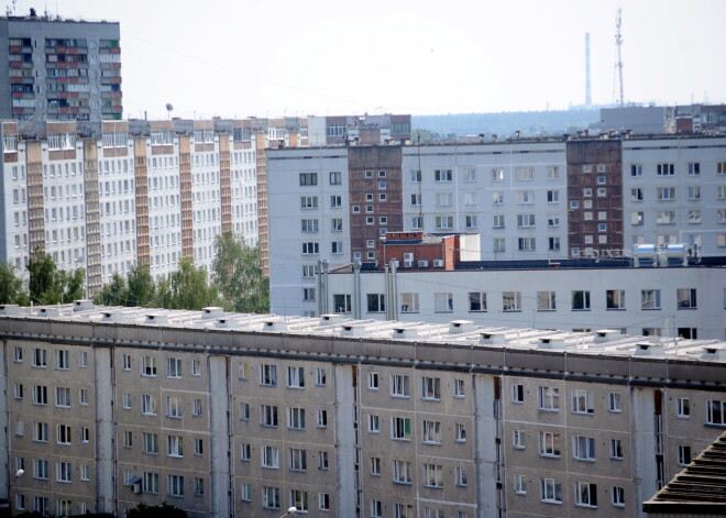 Aizdomās par sievietes zvērīgu noslepkavošanu Mežciemā arestēti jauns puisis un meitene