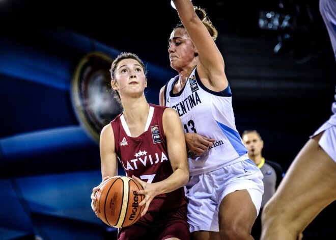 Mūsu U-17 meitenes pārraksta Latvijas basketbola vēsturi