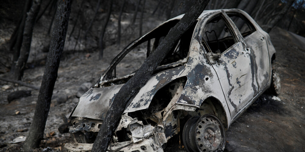 Grieķija paziņo: ir nopietnas aizdomas, ka nāvējošais ugunsgrēks izraisīts tīši