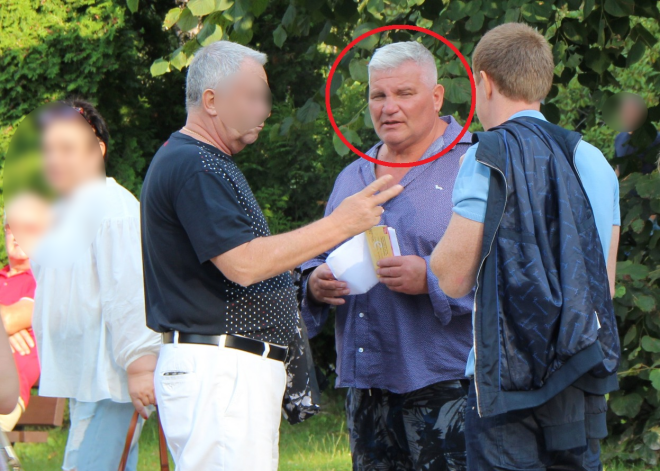 Vaikules festivāla rīkotāji šokā: arī pēc skandāla pagrīdes biļešu tirgoņi turpina rūpalu