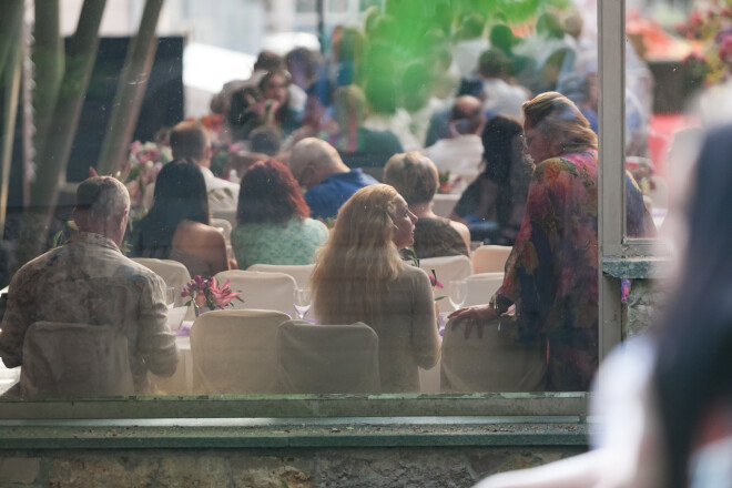 Žurnālistei uzbrukusī sieviete bauda koncertu Dzintaru koncertzāles VIP ložā.