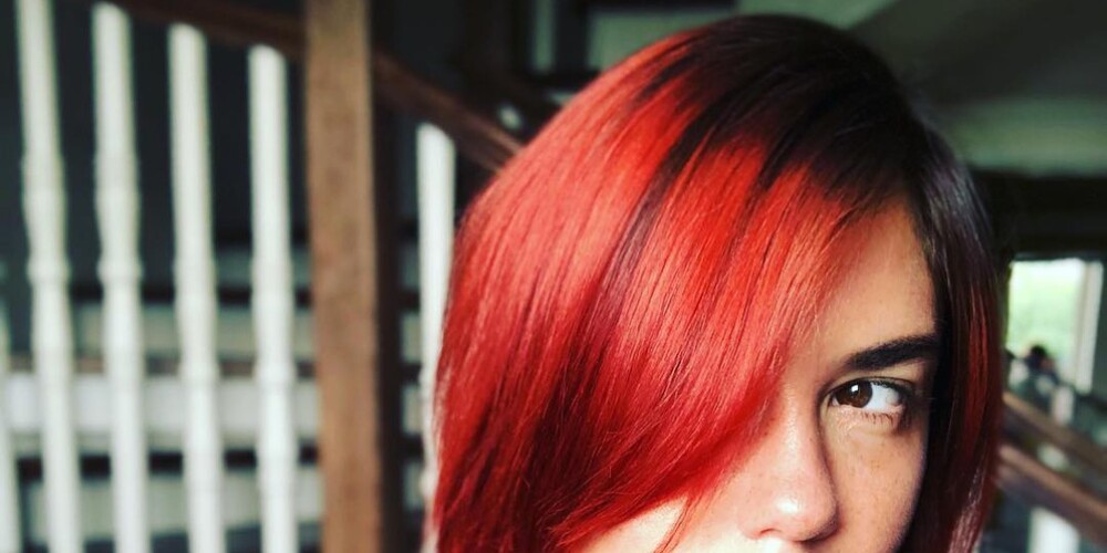 Агата Муцениеце с трудом избавилась от огненно-красного цвета волос