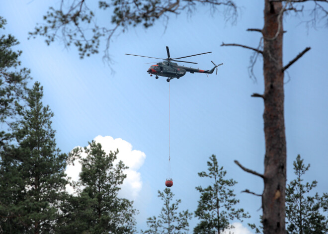 Latvija pirks 6 helikopterus, ar kuriem varēs arī dzēst ugunsgrēkus