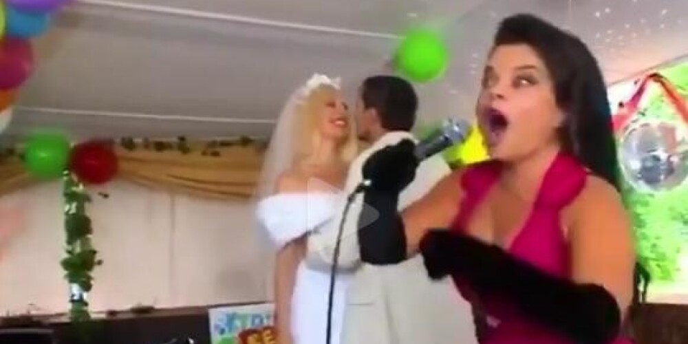 Королёва выступила на свадьбе Билана