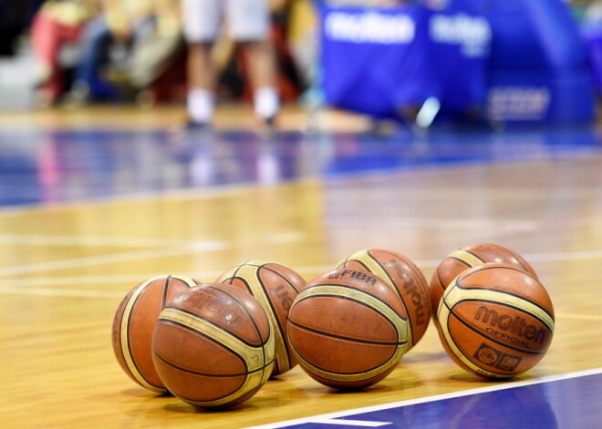 Latvijas U-18 basketbola izlase EČ ceturtdaļfinālā pēc pirmā puslaika uzvar Lielbritānijas vienaudžus