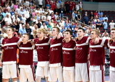 Eiropas èempionâta ceturtdaïfinâla spçle basketbolâ starp Latvijas U-18 puiðu izlasi un Lielbritânijas izlasi '' Arçnâ Rîga".