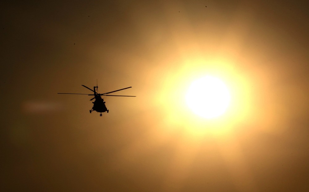 Krievijā nogāzies helikopters ar 18 naftas kompānijas darbiniekiem, visi gājuši bojā