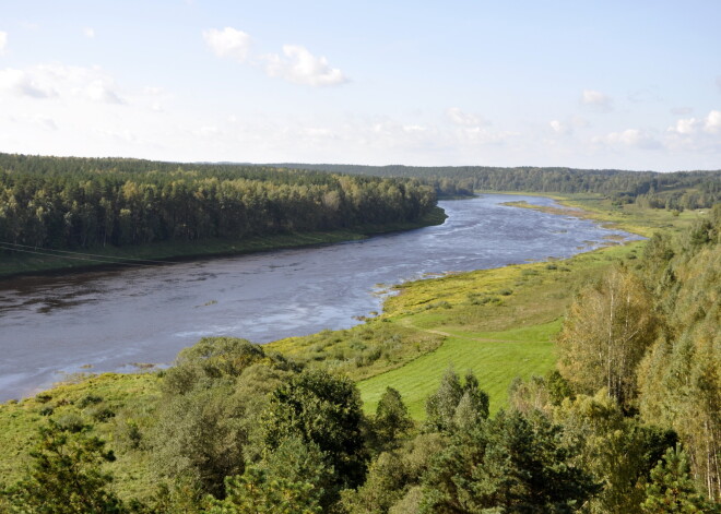 Daugava netiek pienācīgi labi izmantota tūrismā, secinājuši eksperti pēc 350 km gara ceļa