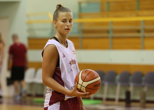 Latvijas sieviešu basketbola izlase gatavošanos Pasaules kausam uzsākusi ar 17 kandidātēm