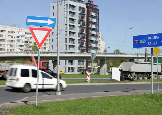 Krasta ielas atjaunošana šovasar tomēr nenotiks