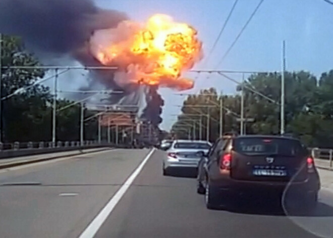 VIDEO: Avārijas brīdis un postošais sprādziens uz tilta Boloņā